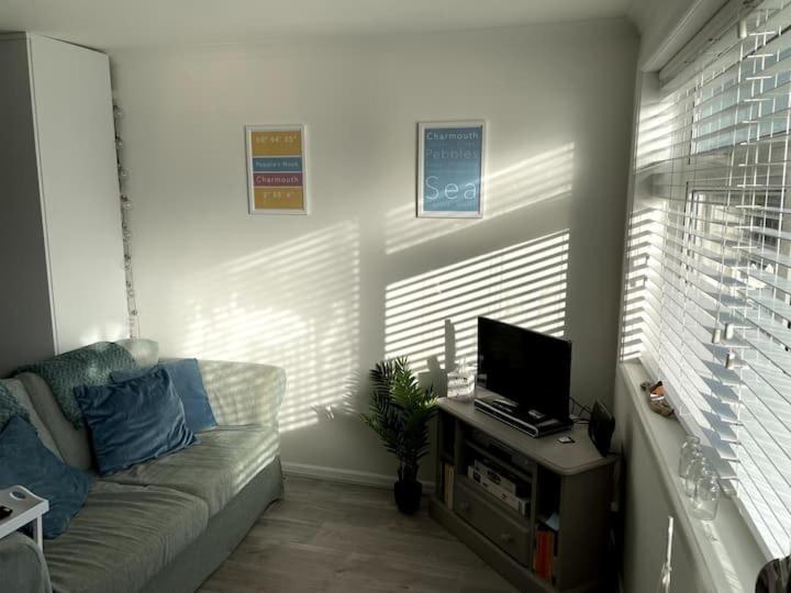 Self-Catering Studio In Beautiful Charmouth Bagian luar foto