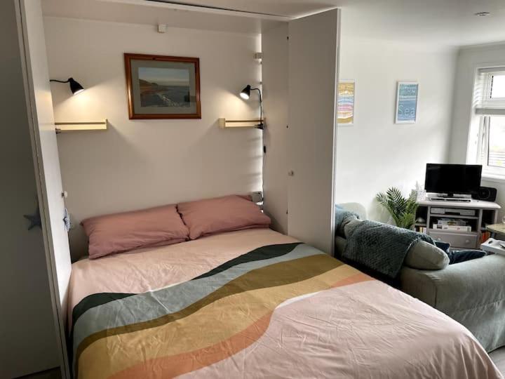 Self-Catering Studio In Beautiful Charmouth Bagian luar foto